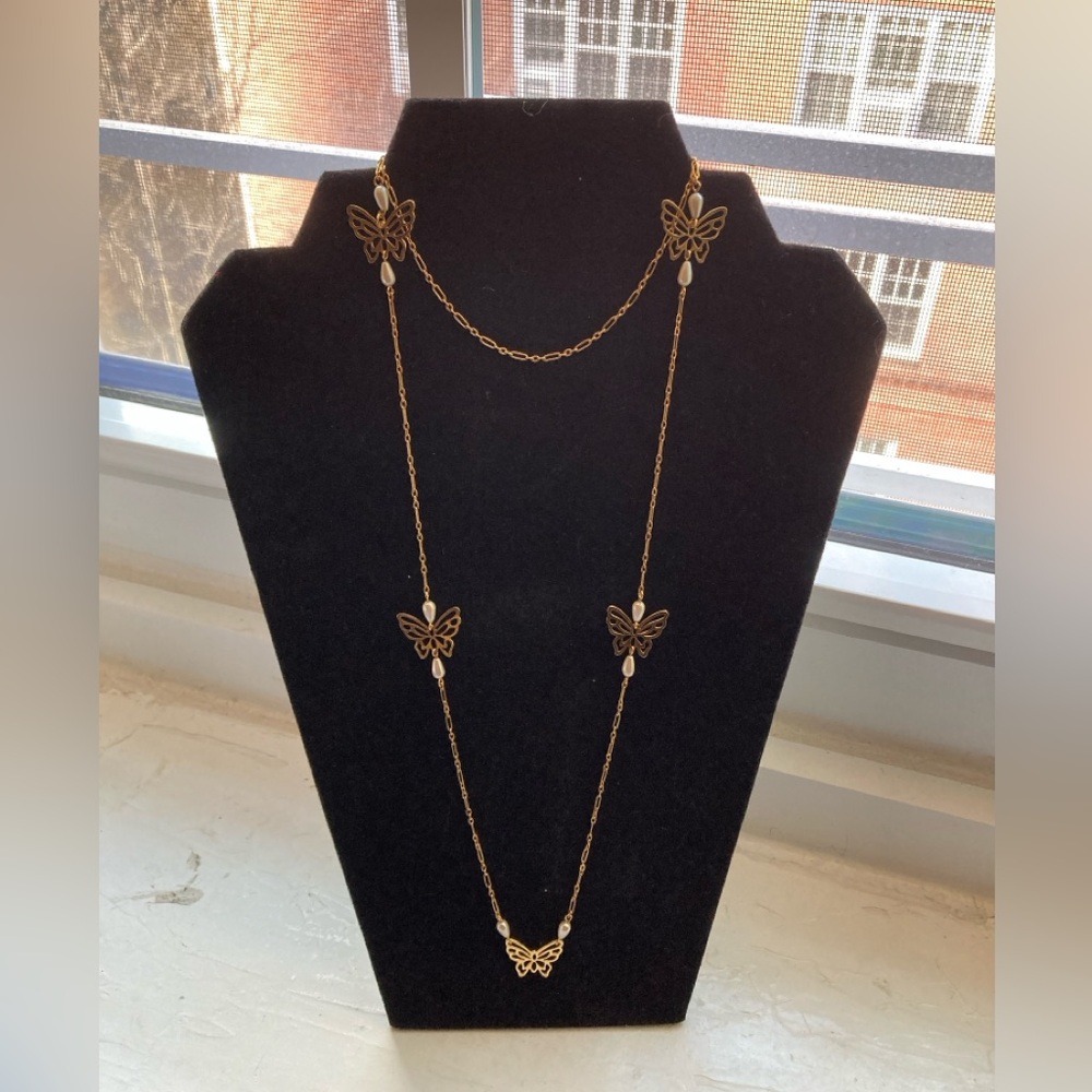 Vintage Avon Faux Rice Pearl and Gold Tone Butterfly Necklace